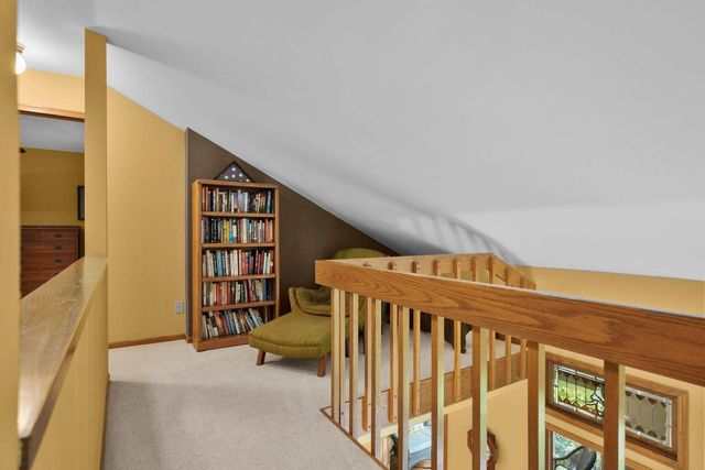 10576 Mayflower Road, Mount Horeb, WI 53572