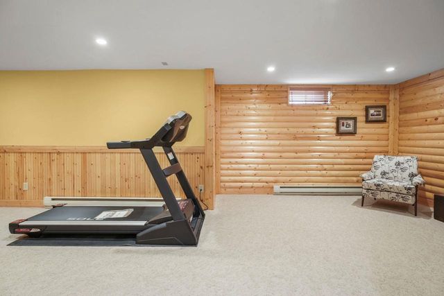 10576 Mayflower Road, Mount Horeb, WI 53572