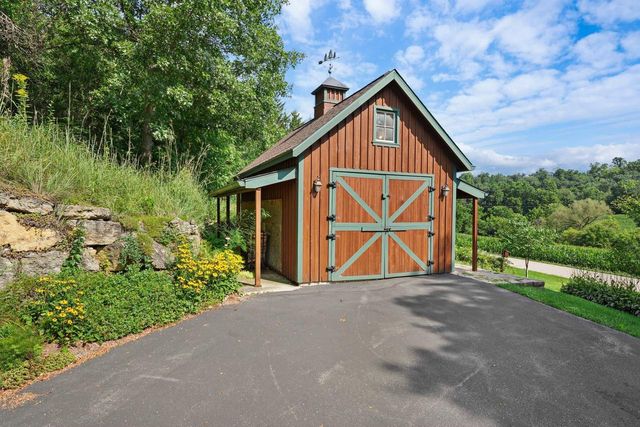 10576 Mayflower Road, Mount Horeb, WI 53572