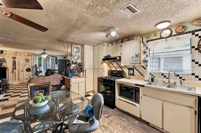 7051 WASHINGTON STREET, New Port Richey, FL 34652