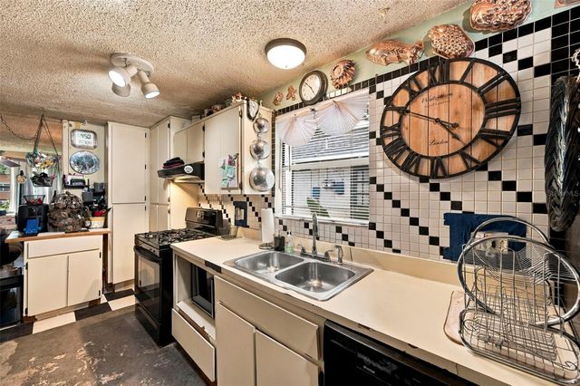 7051 WASHINGTON STREET, New Port Richey, FL 34652