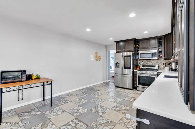 1117 6th Avenue, Toms River, NJ 08757