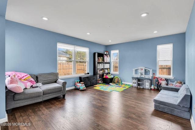 1117 6th Avenue, Toms River, NJ 08757