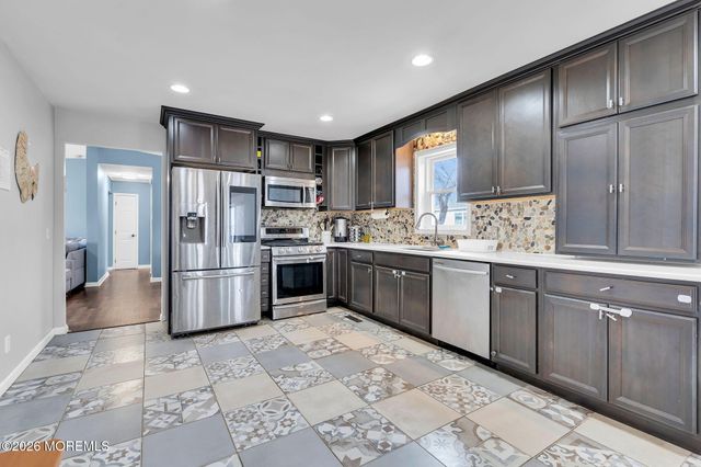 1117 6th Avenue, Toms River, NJ 08757