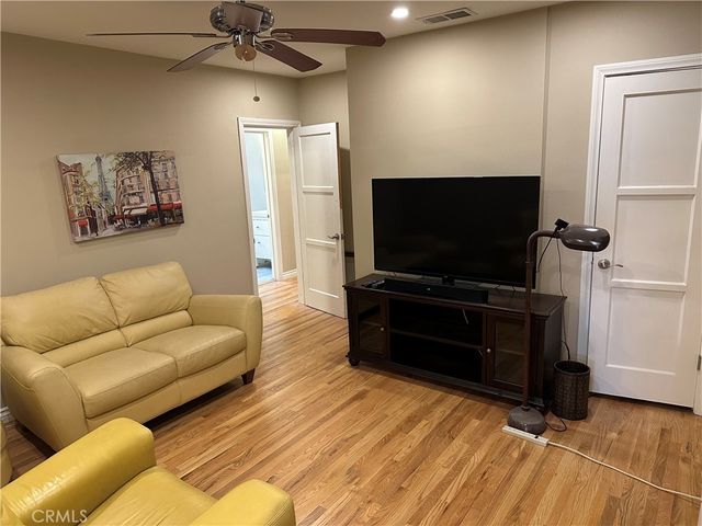 21339 Velicata Steet, Woodland Hills, CA 91364