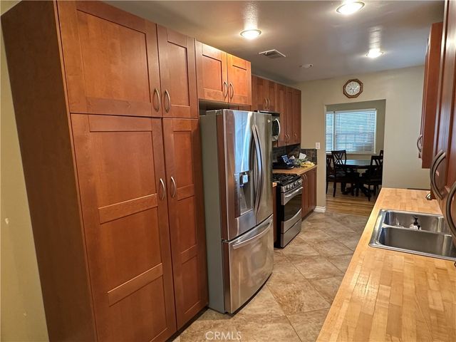 21339 Velicata Steet, Woodland Hills, CA 91364