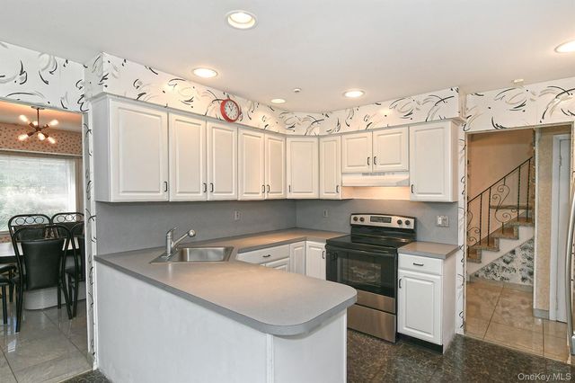 8 Foothill Lane, East Northport, NY 11731