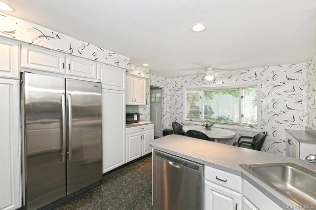 8 Foothill Lane, East Northport, NY 11731