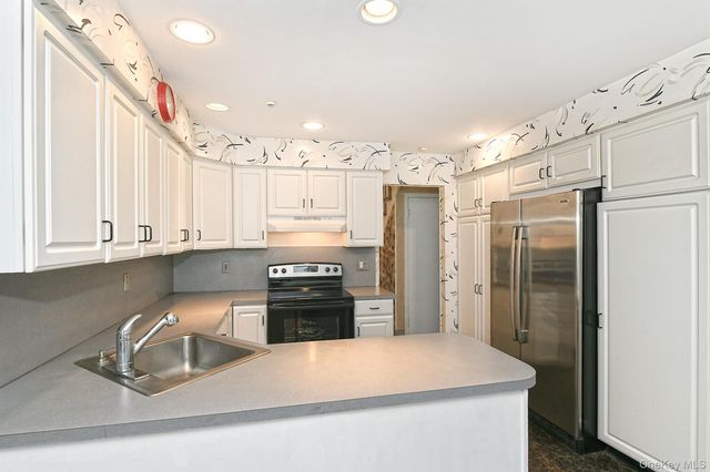 8 Foothill Lane, East Northport, NY 11731