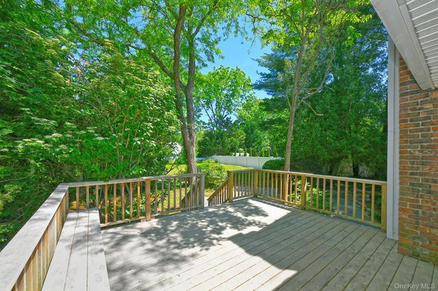 8 Foothill Lane, East Northport, NY 11731
