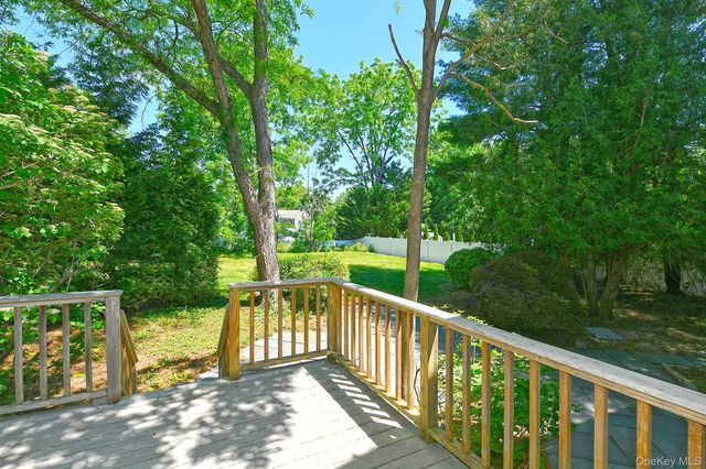 8 Foothill Lane, East Northport, NY 11731
