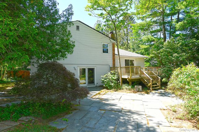 8 Foothill Lane, East Northport, NY 11731