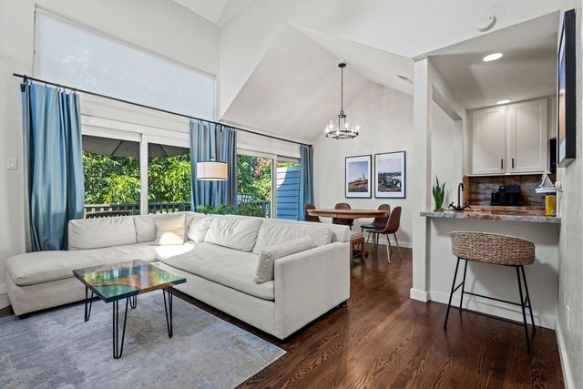 9222 Church Road 117, Dallas, TX 75231