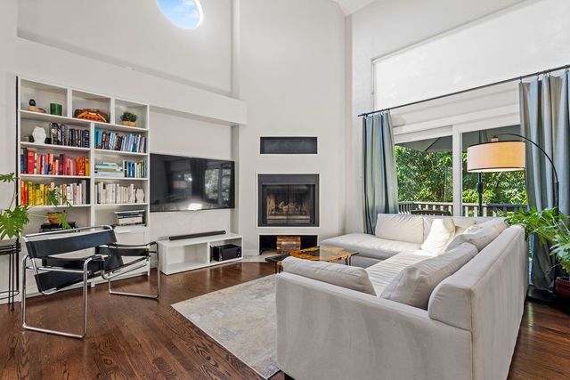 9222 Church Road 117, Dallas, TX 75231