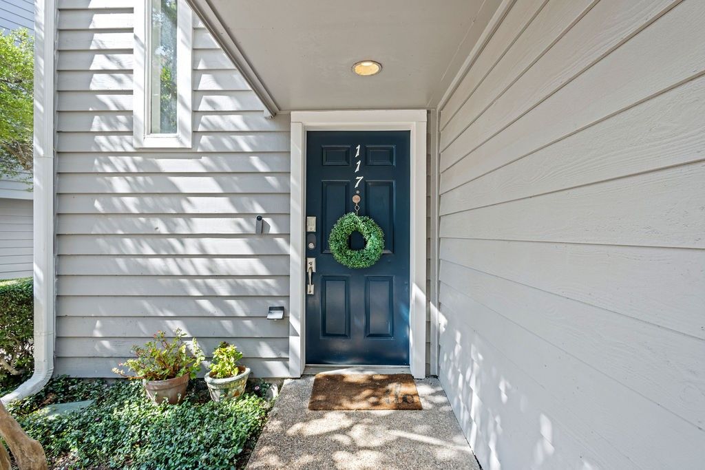 9222 Church Road 117, Dallas, TX 75231