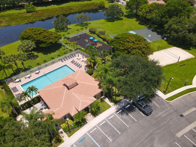 6881 Willow Creek Run, Greenacres, FL 33463