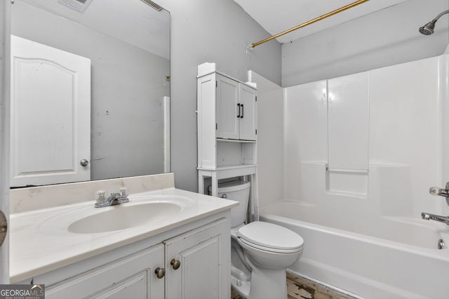 1136 Mason Lee Avenue, Loganville, GA 30052
