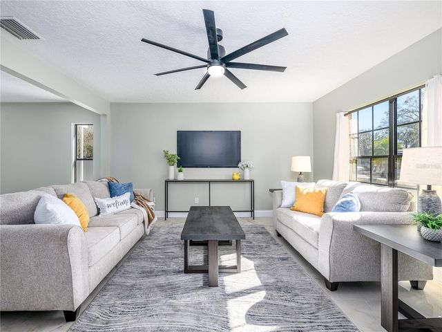 520 WYNNWOOD DRIVE, Brandon, FL 33511