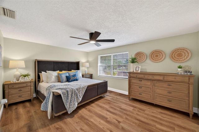 520 WYNNWOOD DRIVE, Brandon, FL 33511