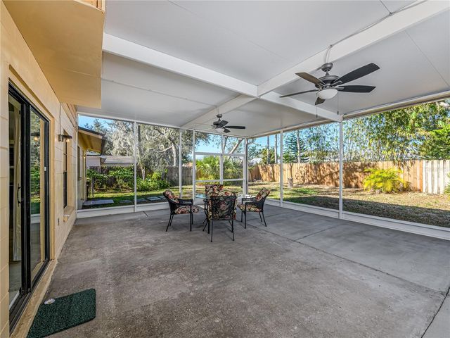 520 WYNNWOOD DRIVE, Brandon, FL 33511