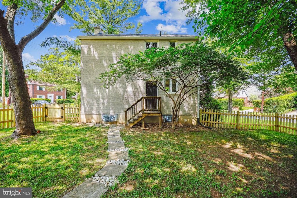 2610 PARKER AVE, Silver Spring, MD 20902