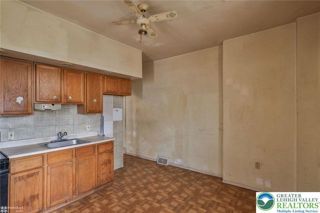 622 East Locust Street, Bethlehem City, PA 18018