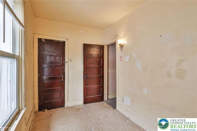 622 East Locust Street, Bethlehem City, PA 18018