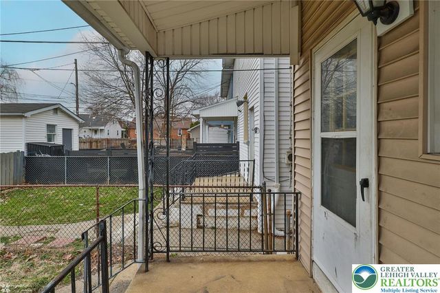 622 East Locust Street, Bethlehem City, PA 18018