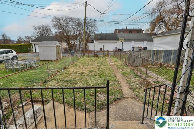 622 East Locust Street, Bethlehem City, PA 18018