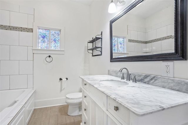 900 Division Street, Lake Charles, LA 70601