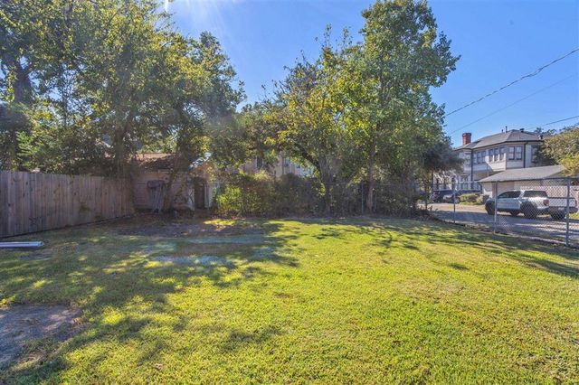 900 Division Street, Lake Charles, LA 70601