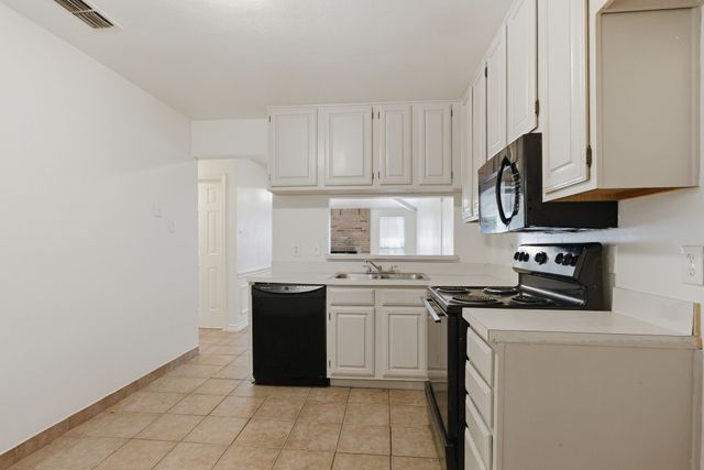 119 Larchbrook Drive, Desoto, TX 75115