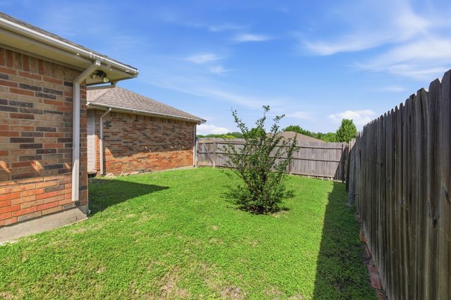 119 Larchbrook Drive, Desoto, TX 75115