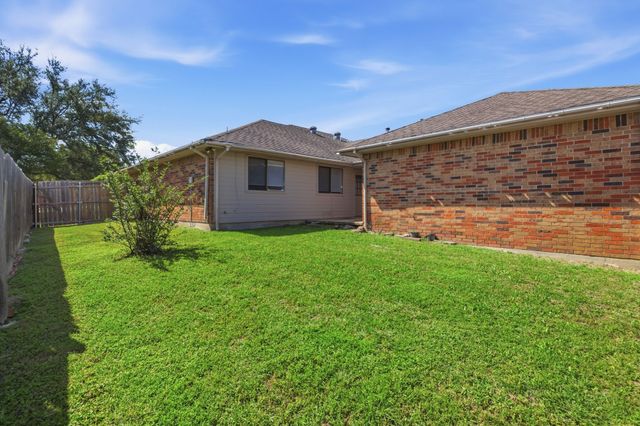 119 Larchbrook Drive, Desoto, TX 75115