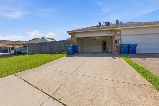 119 Larchbrook Drive, Desoto, TX 75115