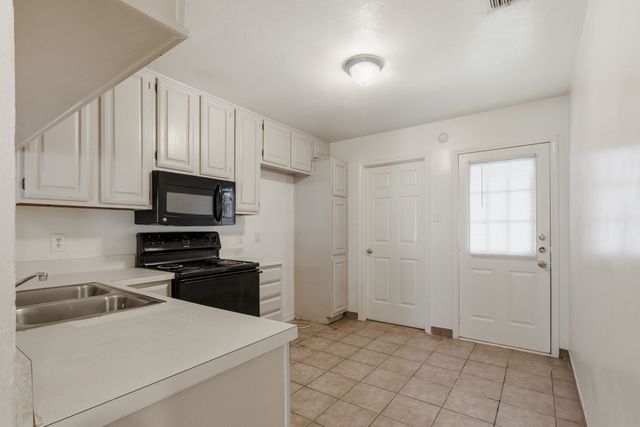 119 Larchbrook Drive, Desoto, TX 75115