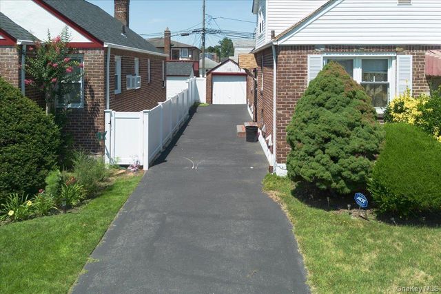 125 Sterling Road, Elmont, NY 11003