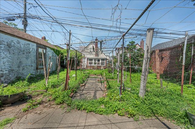 125 Sterling Road, Elmont, NY 11003