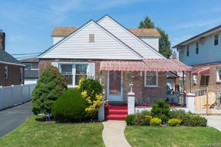 125 Sterling Road, Elmont, NY 11003