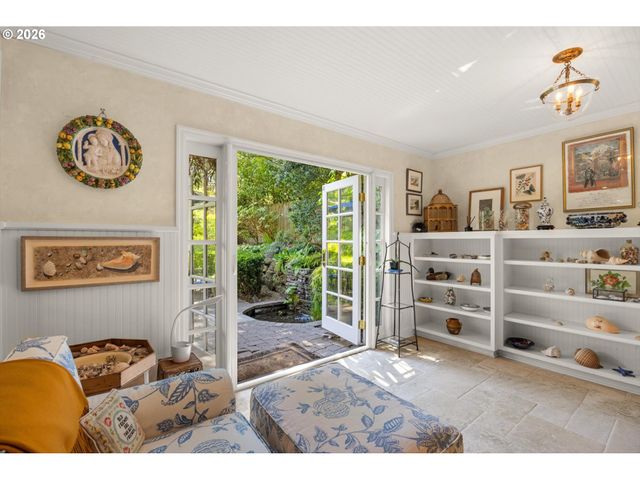 6316 Sw CANBY St, Portland, OR 97219