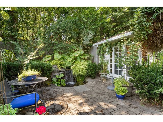 6316 Sw CANBY St, Portland, OR 97219