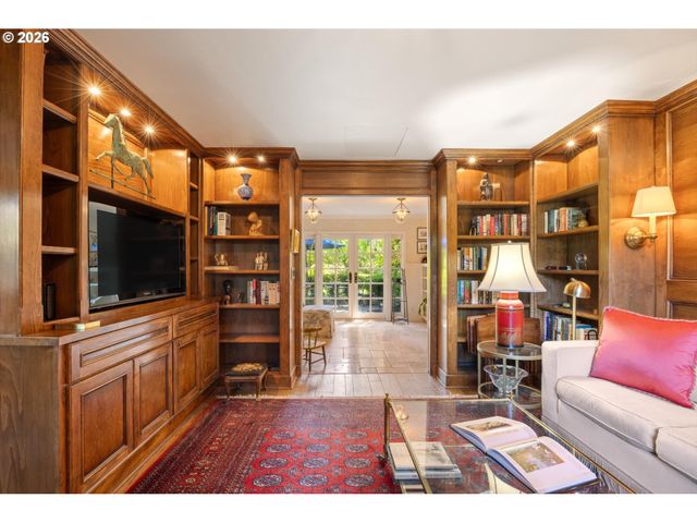 6316 Sw CANBY St, Portland, OR 97219