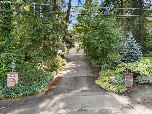 6316 Sw CANBY St, Portland, OR 97219