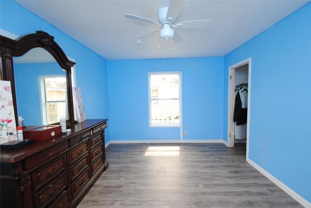 1231 W 7th Street, Freeport, TX 77541