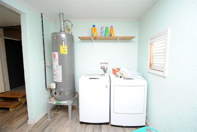 1231 W 7th Street, Freeport, TX 77541