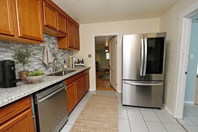 1231 W 7th Street, Freeport, TX 77541
