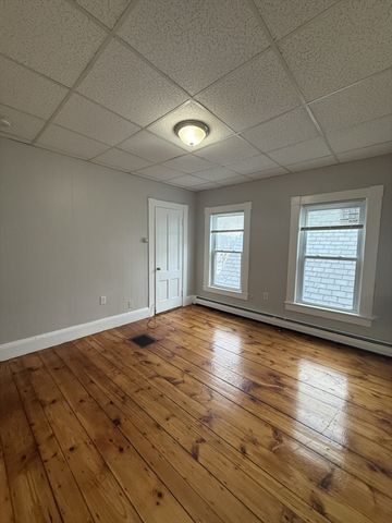 12 Columbus Ave 2, Lowell, MA 01851