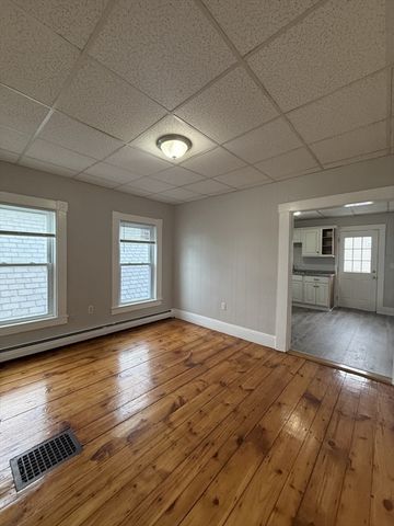 12 Columbus Ave 2, Lowell, MA 01851