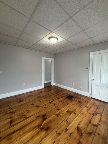 12 Columbus Ave 2, Lowell, MA 01851