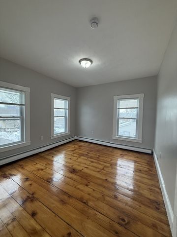 12 Columbus Ave 2, Lowell, MA 01851